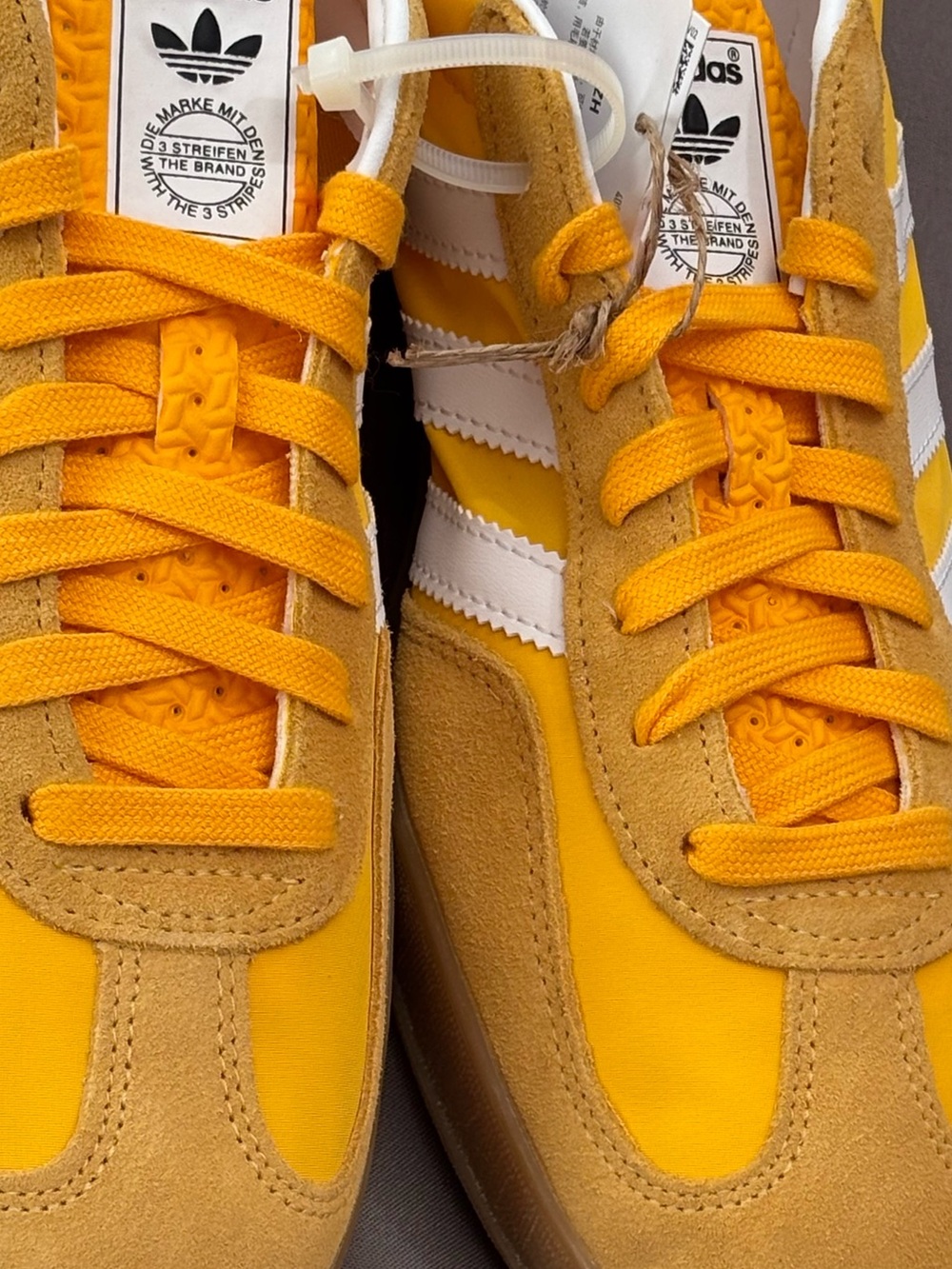 Adidas Gazelle Yellow White Gum Suede Men’s Size 12 New No Box - Picture 7 of 16